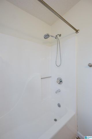 2025 PHILLIPS CIRCLE, Leeds, AL 35094