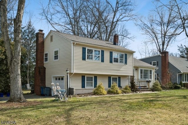 76 Magnolia Dr, New Providence Boro, NJ 07974