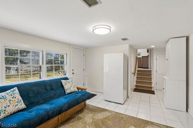 76 Magnolia Dr, New Providence Boro, NJ 07974