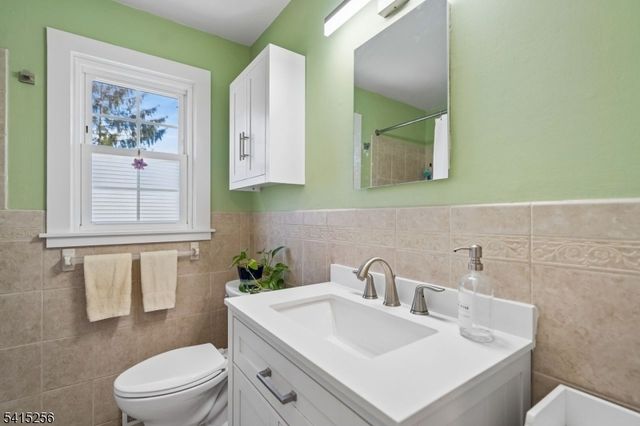 76 Magnolia Dr, New Providence Boro, NJ 07974