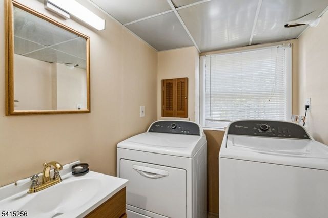 76 Magnolia Dr, New Providence Boro, NJ 07974