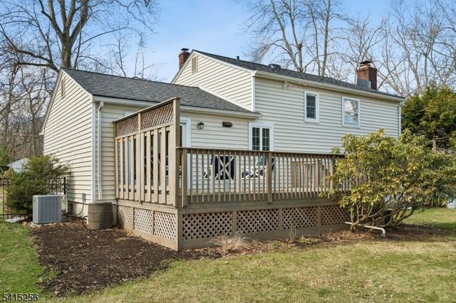 76 Magnolia Dr, New Providence Boro, NJ 07974