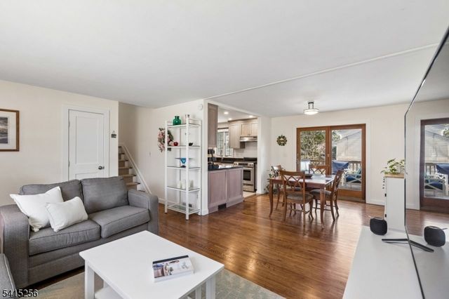 76 Magnolia Dr, New Providence Boro, NJ 07974