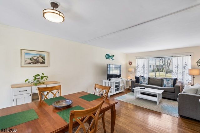 76 Magnolia Dr, New Providence Boro, NJ 07974