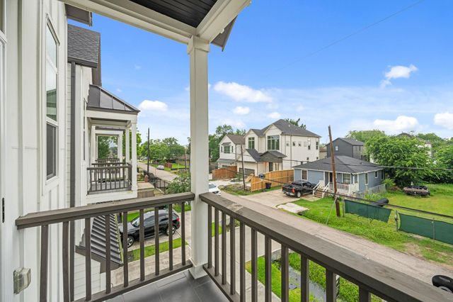 816 E 38th St C, Houston, TX 77091