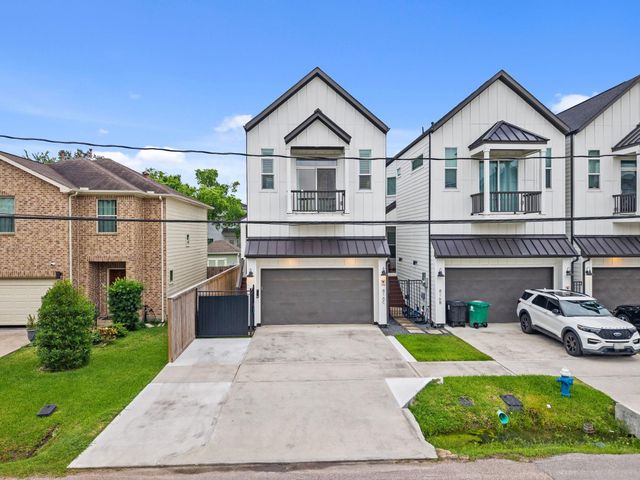 816 E 38th St C, Houston, TX 77091