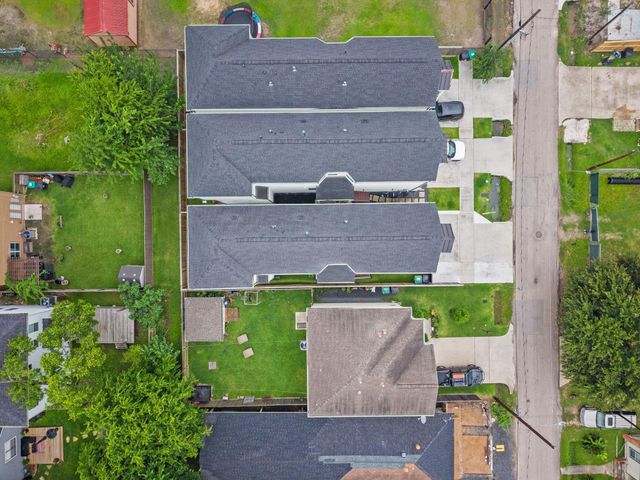 816 E 38th St C, Houston, TX 77091