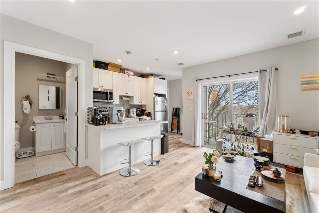 1457 Tremont St. 308, Boston, MA 02120