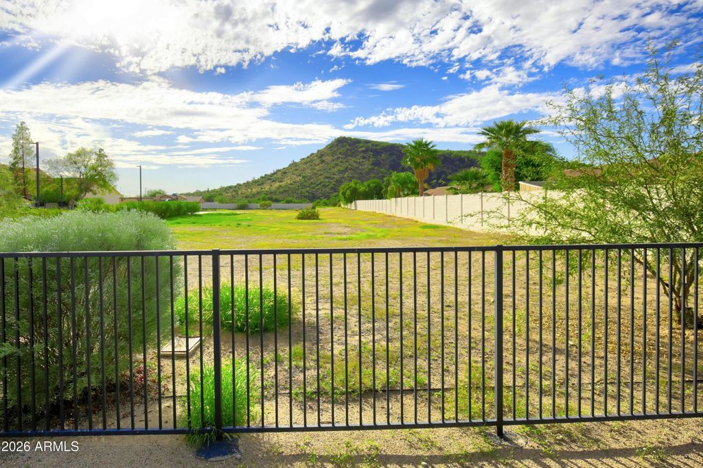 20412 N 41st Avenue -, Glendale, AZ 85308 — photo 2