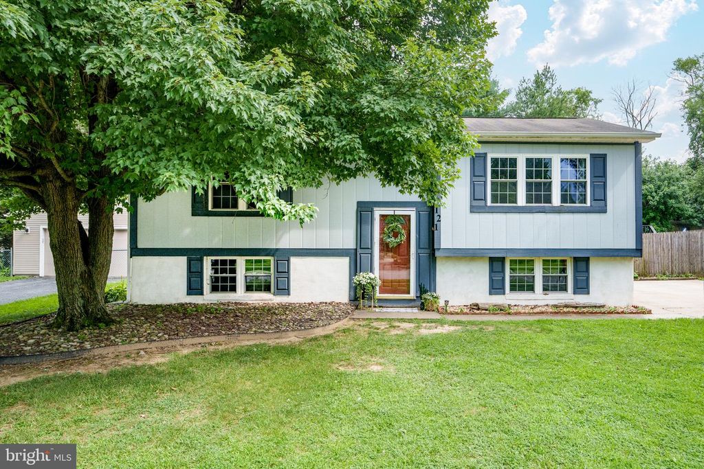 121 S TARTAN DR, Elkton, MD 21921