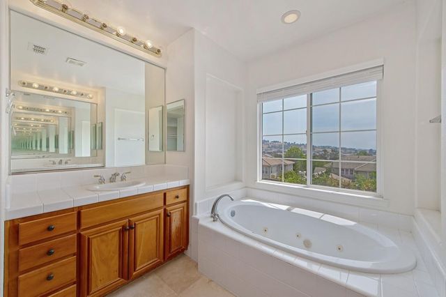 5042 Courtney Way, El Dorado Hills, CA 95762