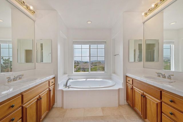 5042 Courtney Way, El Dorado Hills, CA 95762