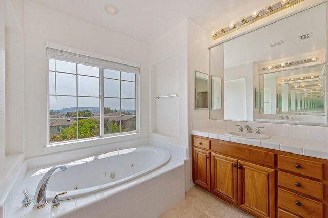 5042 Courtney Way, El Dorado Hills, CA 95762