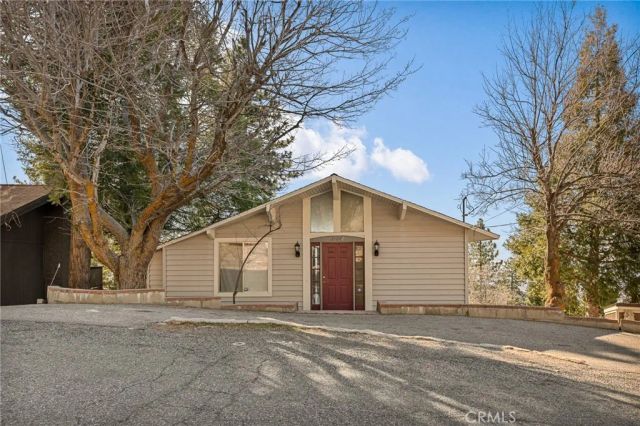 31047 Summit, Running Springs, CA 92382