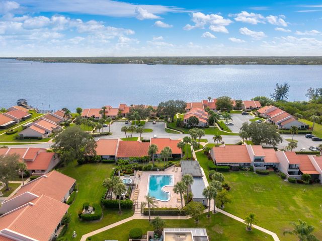 3501 SE Sandpiper Court, Port St Lucie, FL 34952