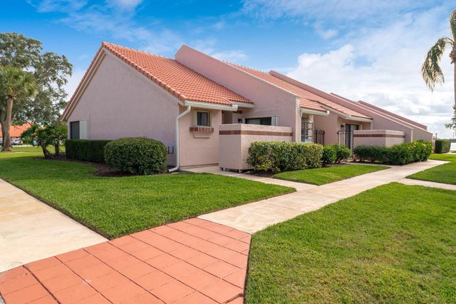 3501 SE Sandpiper Court, Port St Lucie, FL 34952