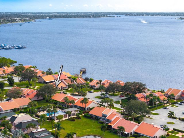 3501 SE Sandpiper Court, Port St Lucie, FL 34952