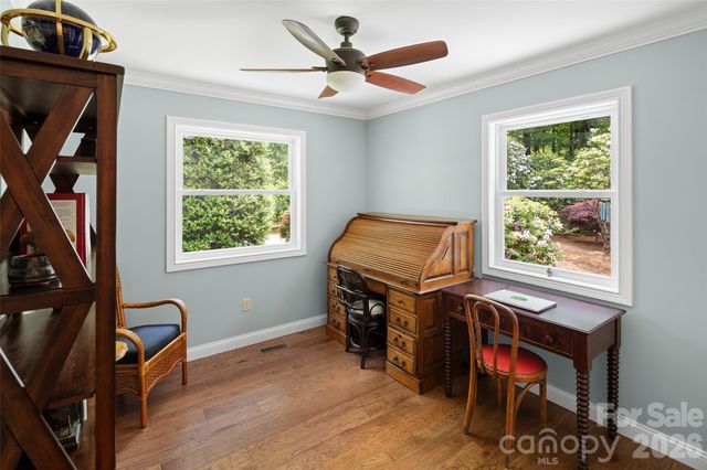 2750 Leucothae Way, Hendersonville, NC 28791