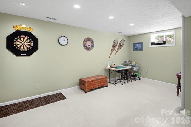 2750 Leucothae Way, Hendersonville, NC 28791