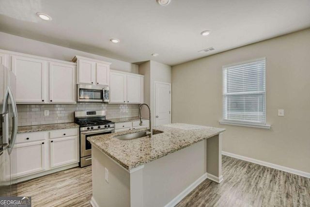 626 Royal Crest Court, Canton, GA 30115
