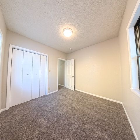 823 E 23rd Court, Des Moines, IA 50317