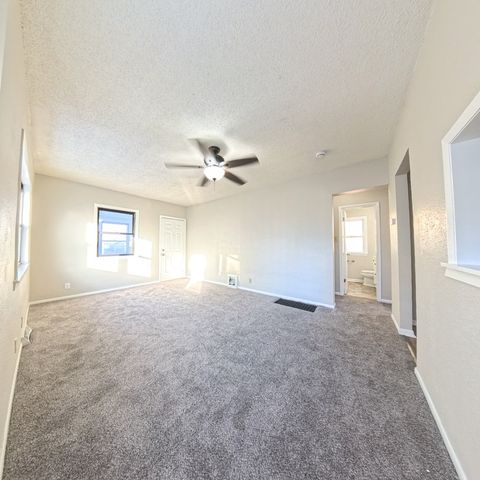 823 E 23rd Court, Des Moines, IA 50317