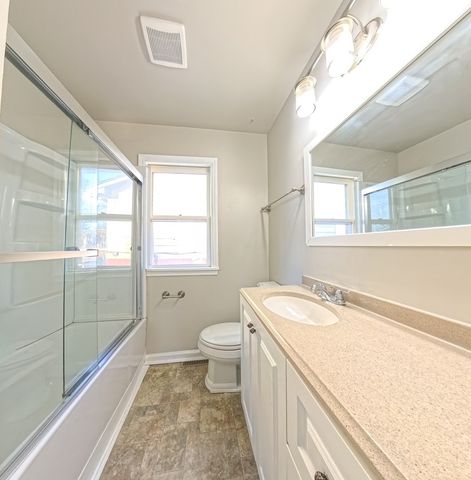 823 E 23rd Court, Des Moines, IA 50317