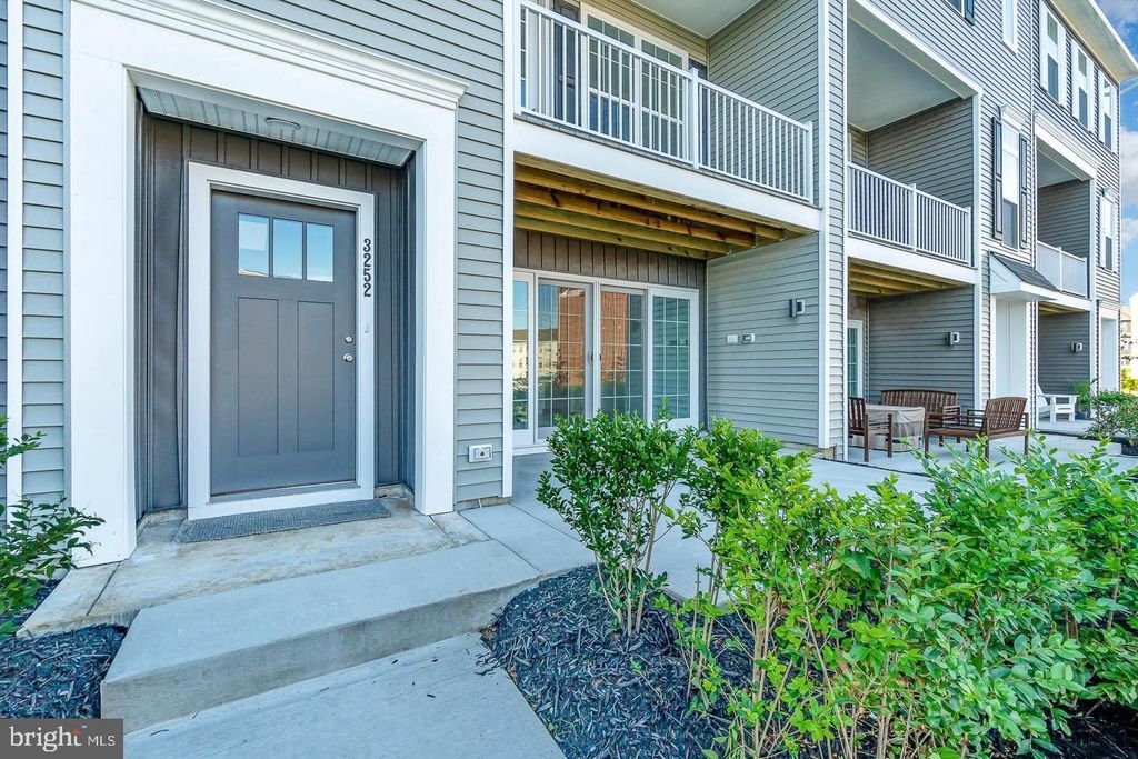 3252 MATEER LN, Mechanicsburg, PA 17055