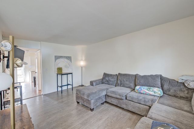 21 Rivers Point Row Apt 9g, Charleston, SC 29412