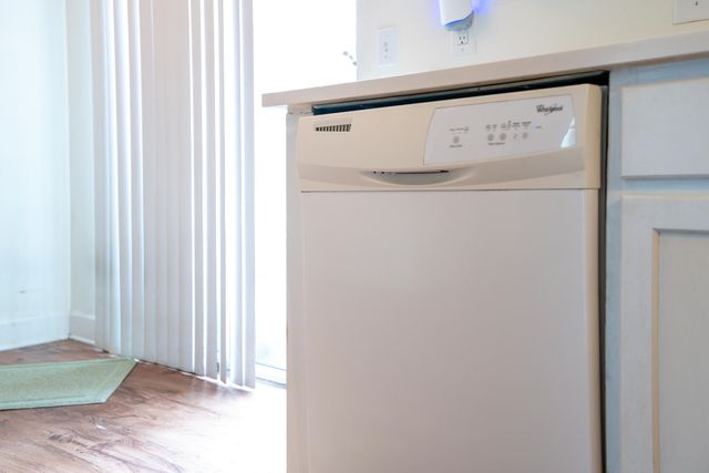 21 Rivers Point Row Apt 9g, Charleston, SC 29412