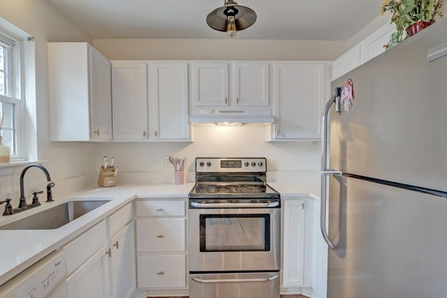 21 Rivers Point Row Apt 9g, Charleston, SC 29412