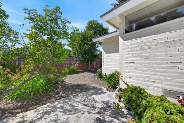 12 Merrill Way, Carmel Valley, CA 93924