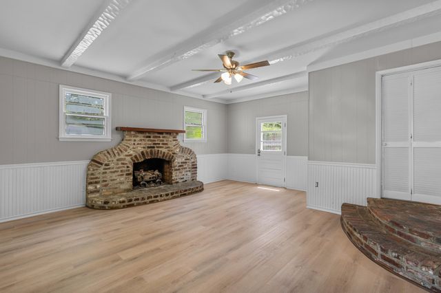 1531 Woodcrest Avenue, Charleston, SC 29407