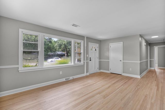 1531 Woodcrest Avenue, Charleston, SC 29407