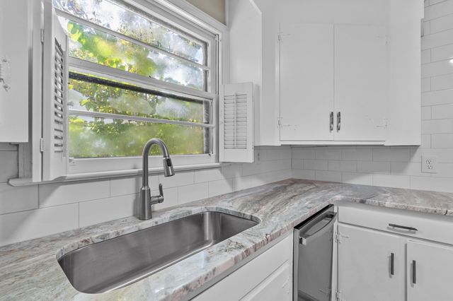 1531 Woodcrest Avenue, Charleston, SC 29407