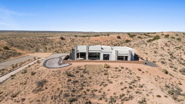 5617 Barranca Overlook Place NE, Rio Rancho, NM 87144