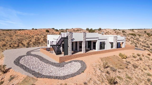 5617 Barranca Overlook Place NE, Rio Rancho, NM 87144