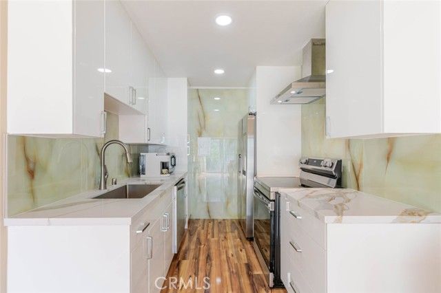 5460 White Oak Avenue C325, Encino (los Angeles), CA 91316