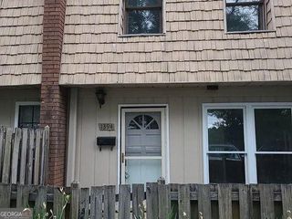 1394 Wood Circle S, Morrow, GA 30260