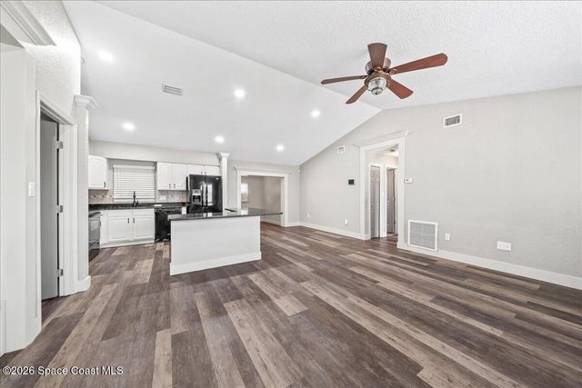 697 Hamm Street NW, Palm Bay, FL 32907