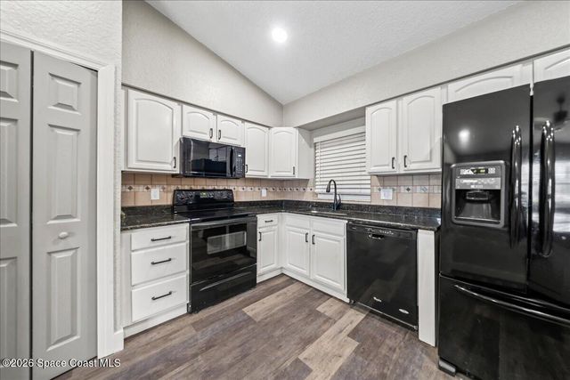 697 Hamm Street NW, Palm Bay, FL 32907