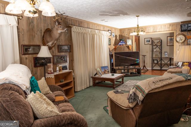 614 N Victory Drive, Lyons, GA 30436