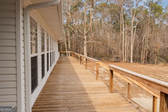 614 N Victory Drive, Lyons, GA 30436