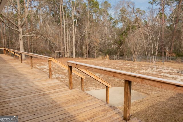 614 N Victory Drive, Lyons, GA 30436