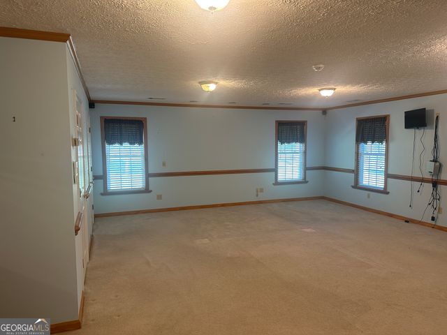614 N Victory Drive, Lyons, GA 30436