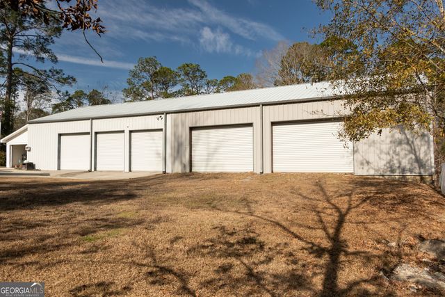 614 N Victory Drive, Lyons, GA 30436