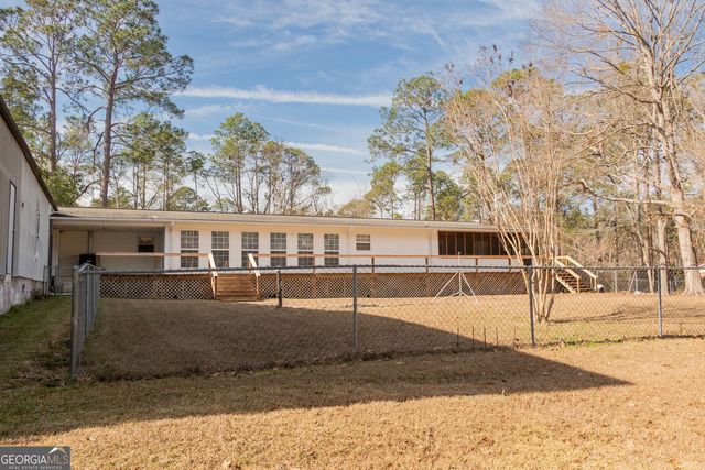 614 N Victory Drive, Lyons, GA 30436