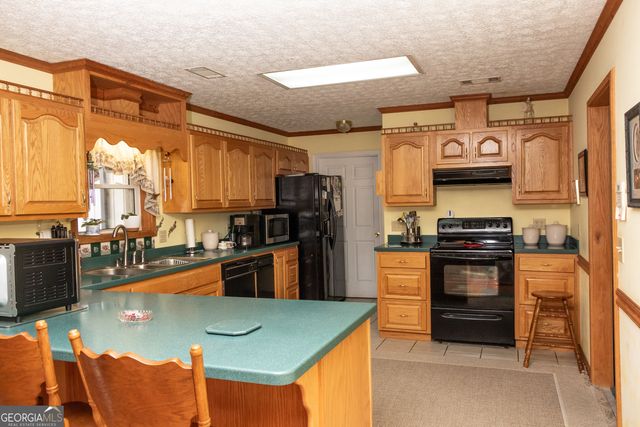 614 N Victory Drive, Lyons, GA 30436