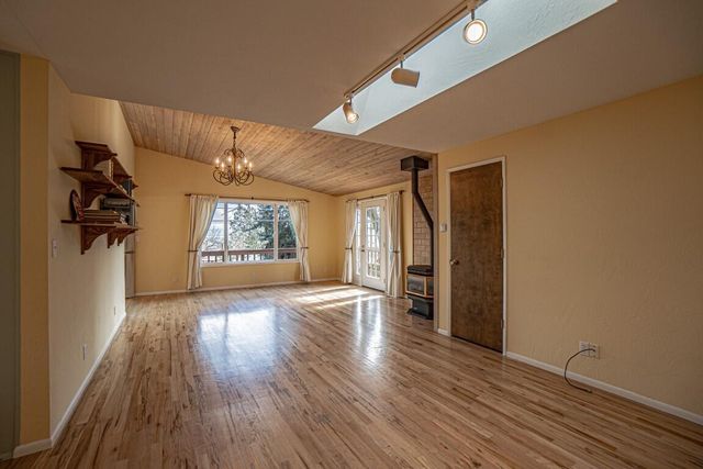 175 Hillcrest Street, Ashland, OR 97520