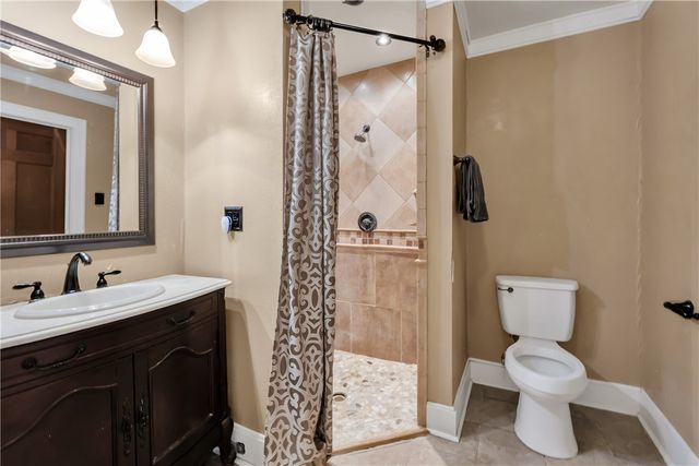 800 South Ennis Street, Bryan, TX 77803